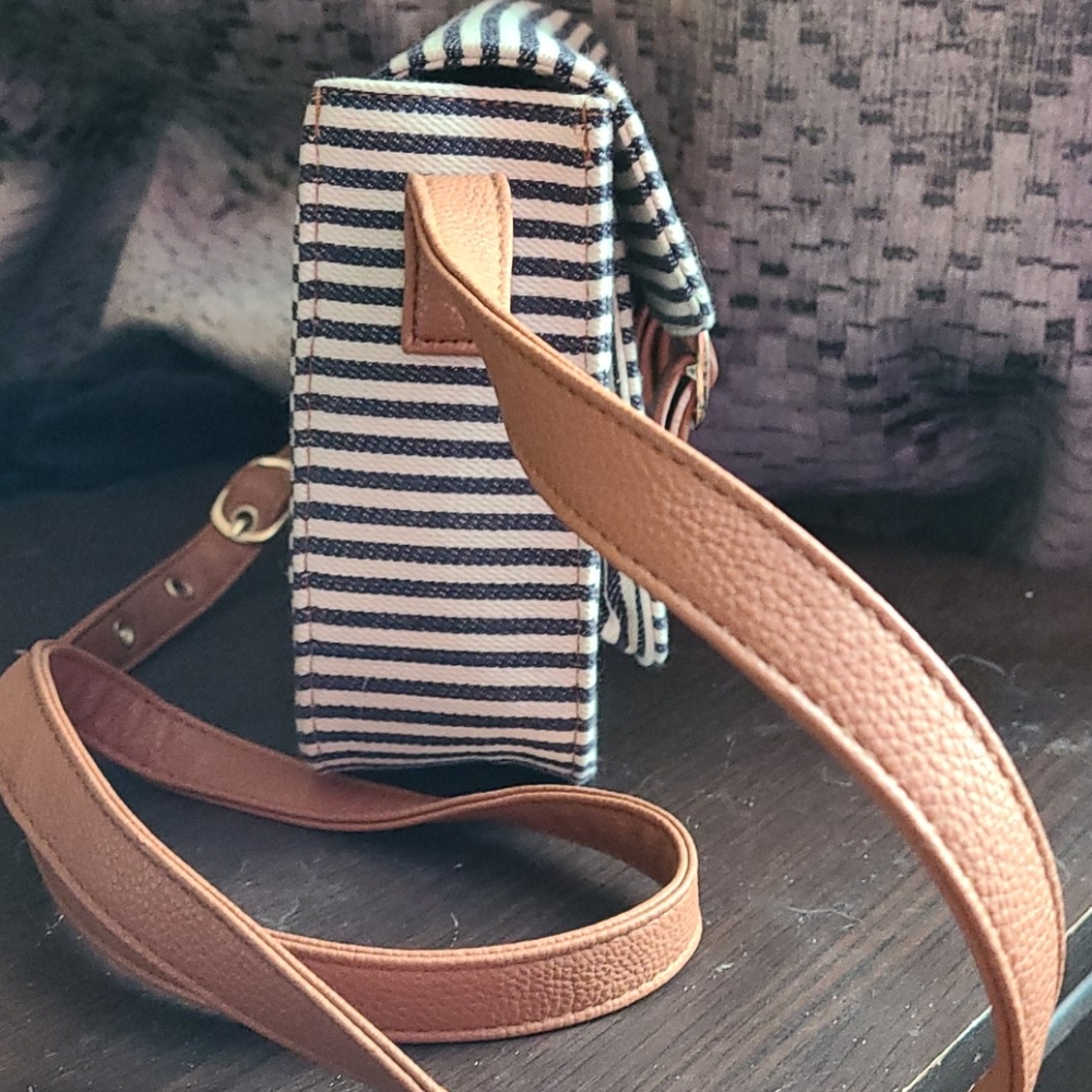 Like new square purse - Picture 4 of 6